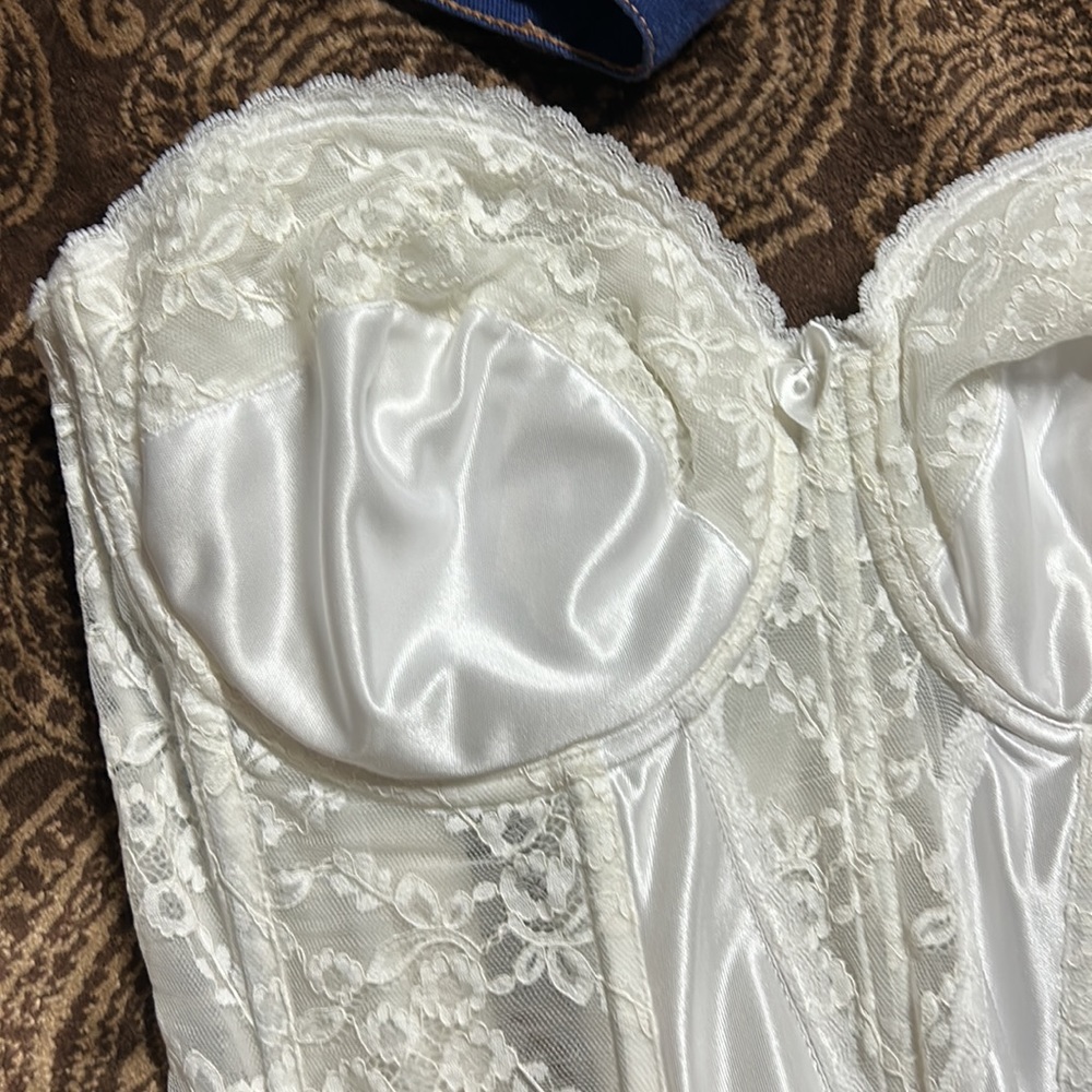 VINTAGE white Corset - Picture 2 of 7
